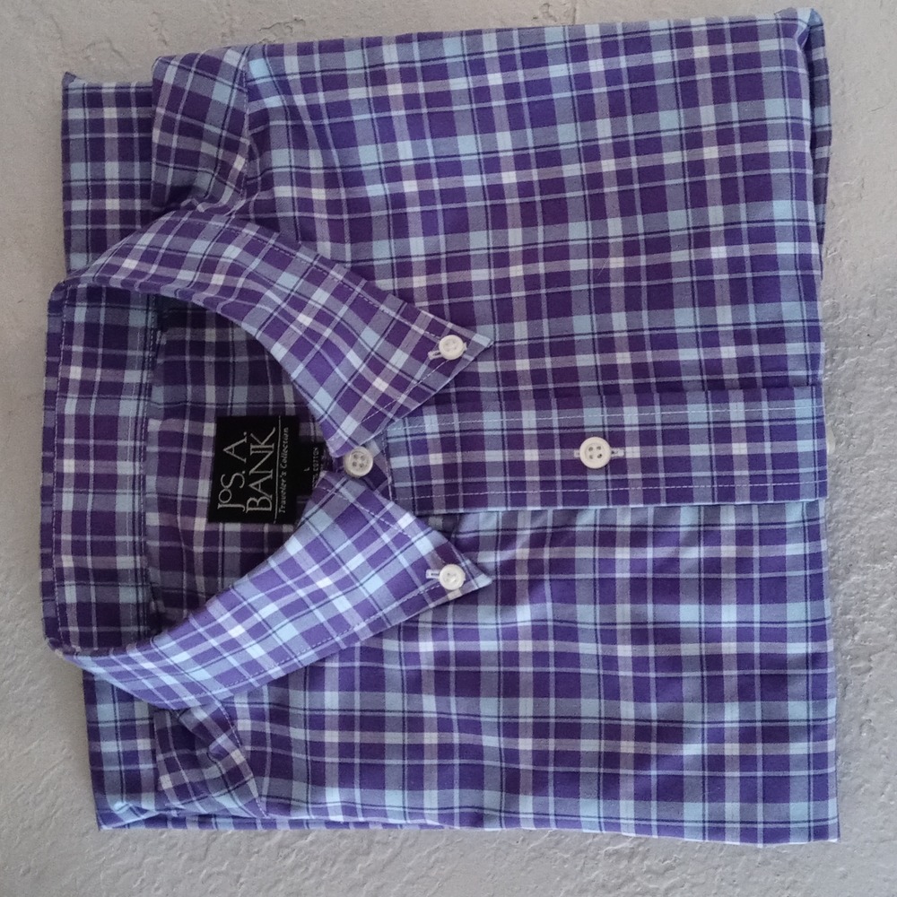 Short sleeve button down dress shirt